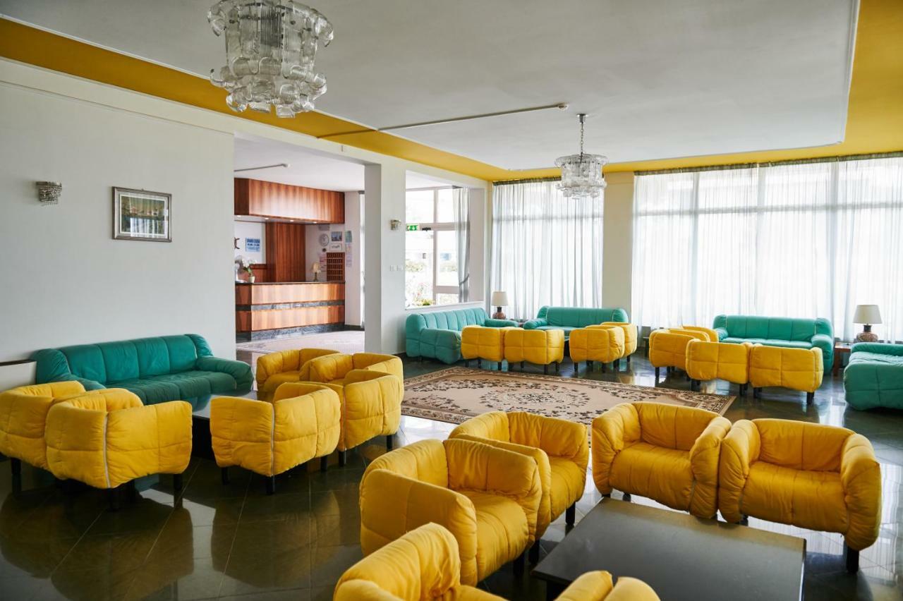 Hotel Caesar Bed And Breakfast ميلانو ماريتيما المظهر الخارجي الصورة