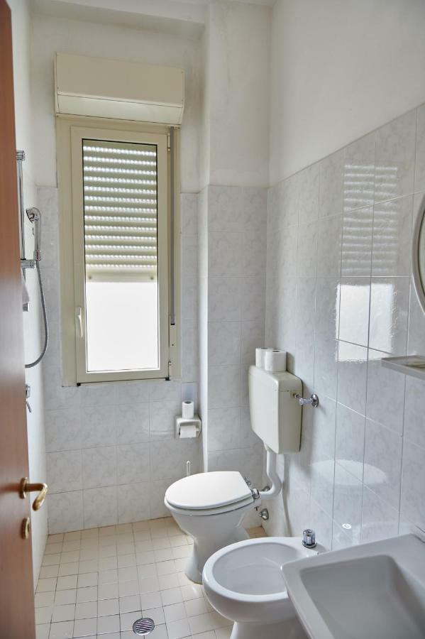 Hotel Caesar Bed And Breakfast ميلانو ماريتيما المظهر الخارجي الصورة