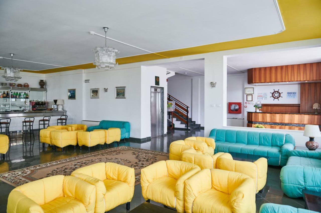 Hotel Caesar Bed And Breakfast ميلانو ماريتيما المظهر الخارجي الصورة