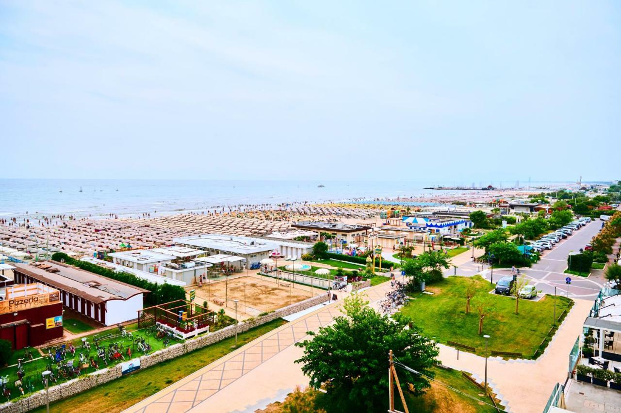 Hotel Caesar Bed And Breakfast ميلانو ماريتيما المظهر الخارجي الصورة